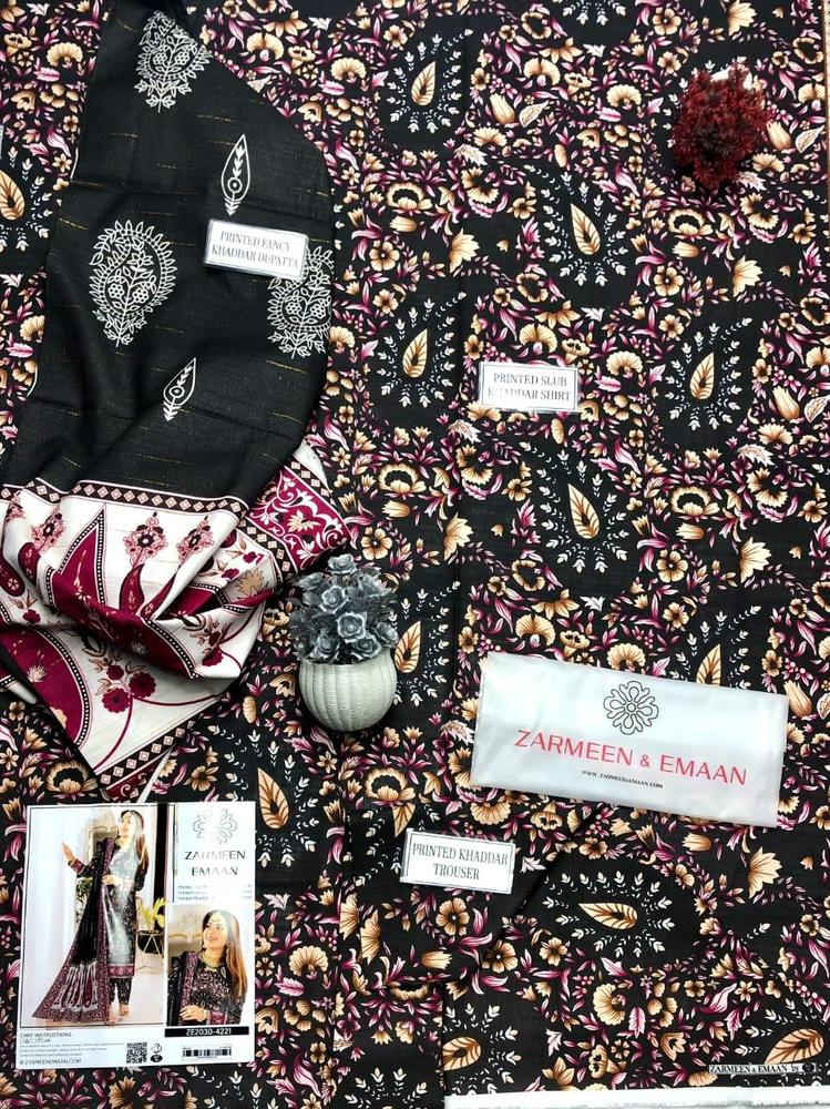3 PCs women's Unstiched Khaddar Printed Suit